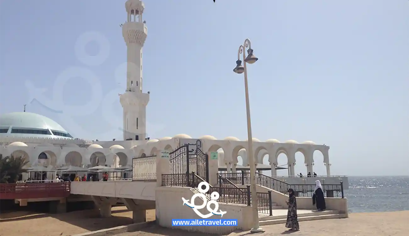 ممر المسجد العائم في جدة
