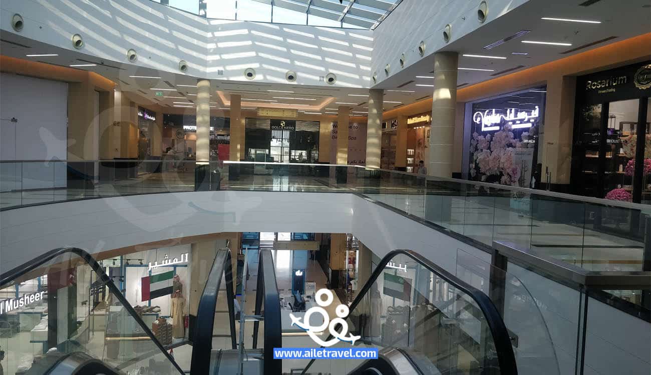 المتاجر في الورقاء مول دبي