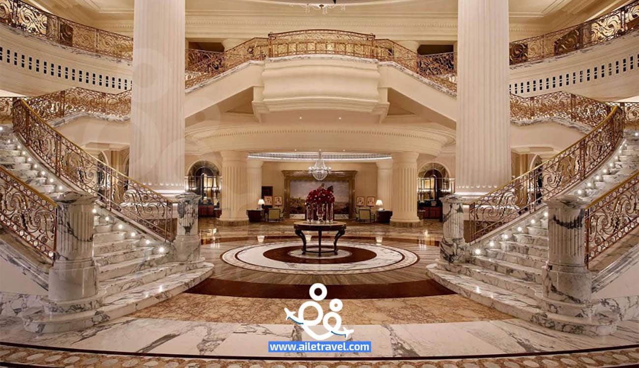 صالة الانتظار في فندق الحبتور بالاس دبي