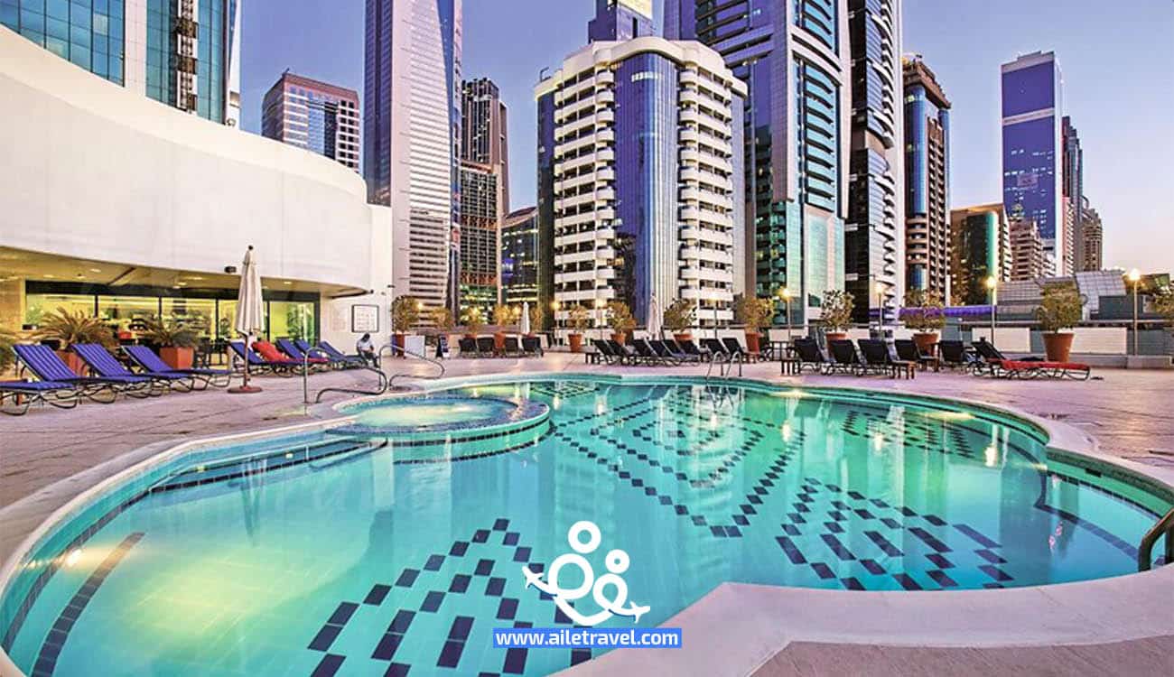 مسبح فندق تاورز روتانا دبي