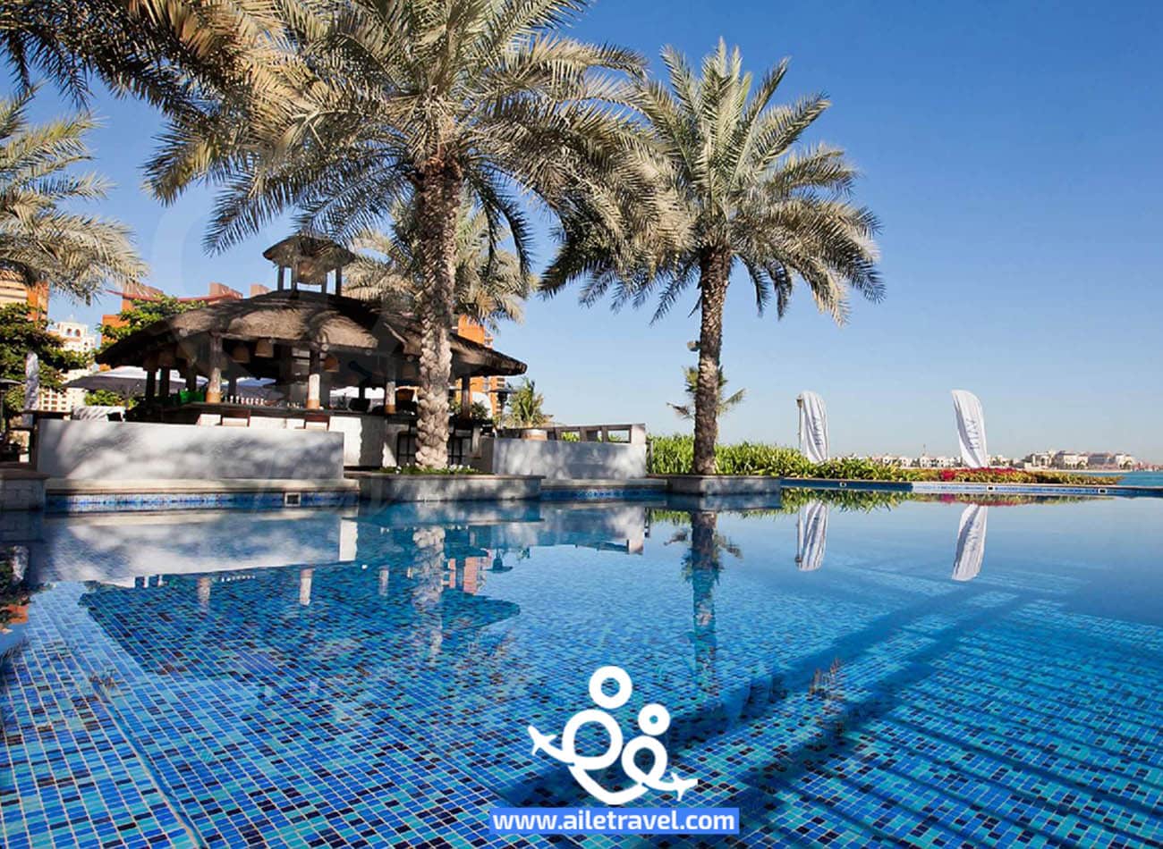 المسبح الخارجي في فندق موفنبيك ابن بطوطة دبي