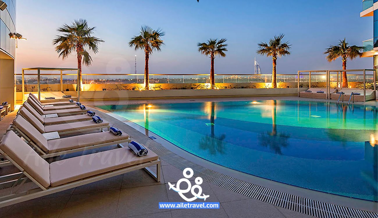 مسبح فندق نوفوتيل البرشاء دبي
