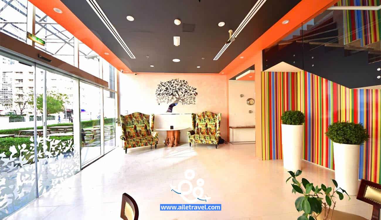 قاعة الانتظار في فندق جنة بلايس دبي مارينا