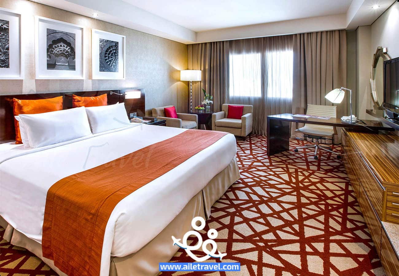 الغرف في كراون بلازا هوتيل ديرة دبي