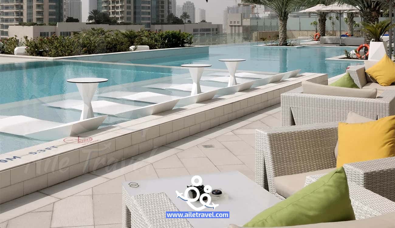 مسبح فندق سوفيتيل دبي داون تاون